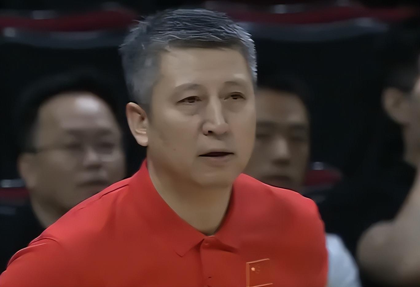 搜狐体育-中国男篮半场落后中国台北1分！赵继伟2记三分，余嘉豪9分5篮板